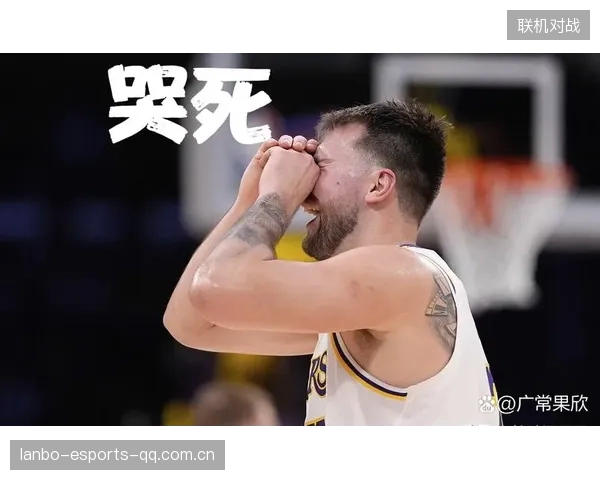 篮球场上的怒火与坚持：赛后暴走怒摔椅子背后的故事